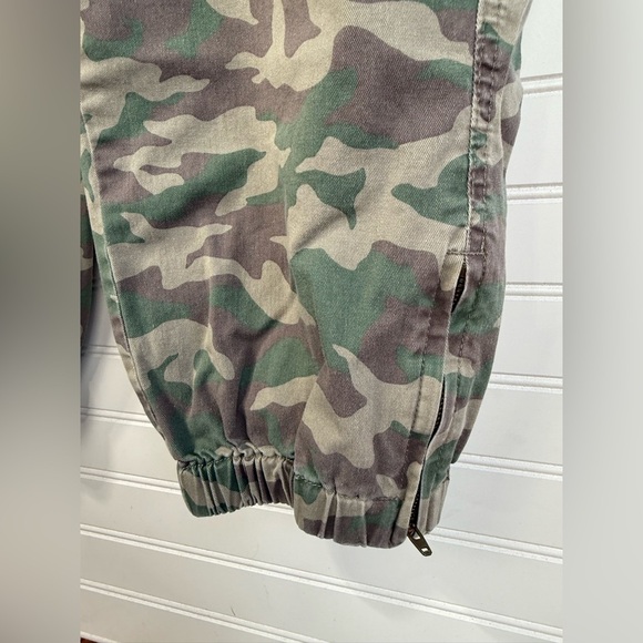 Lane Bryant women’s camo stretch waist ankle zip jogger pant. Size 26. - Picture 4 of 7